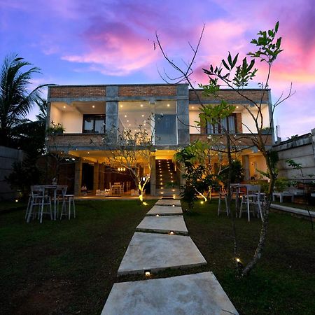 Ami Mirissa Hotel Exterior photo